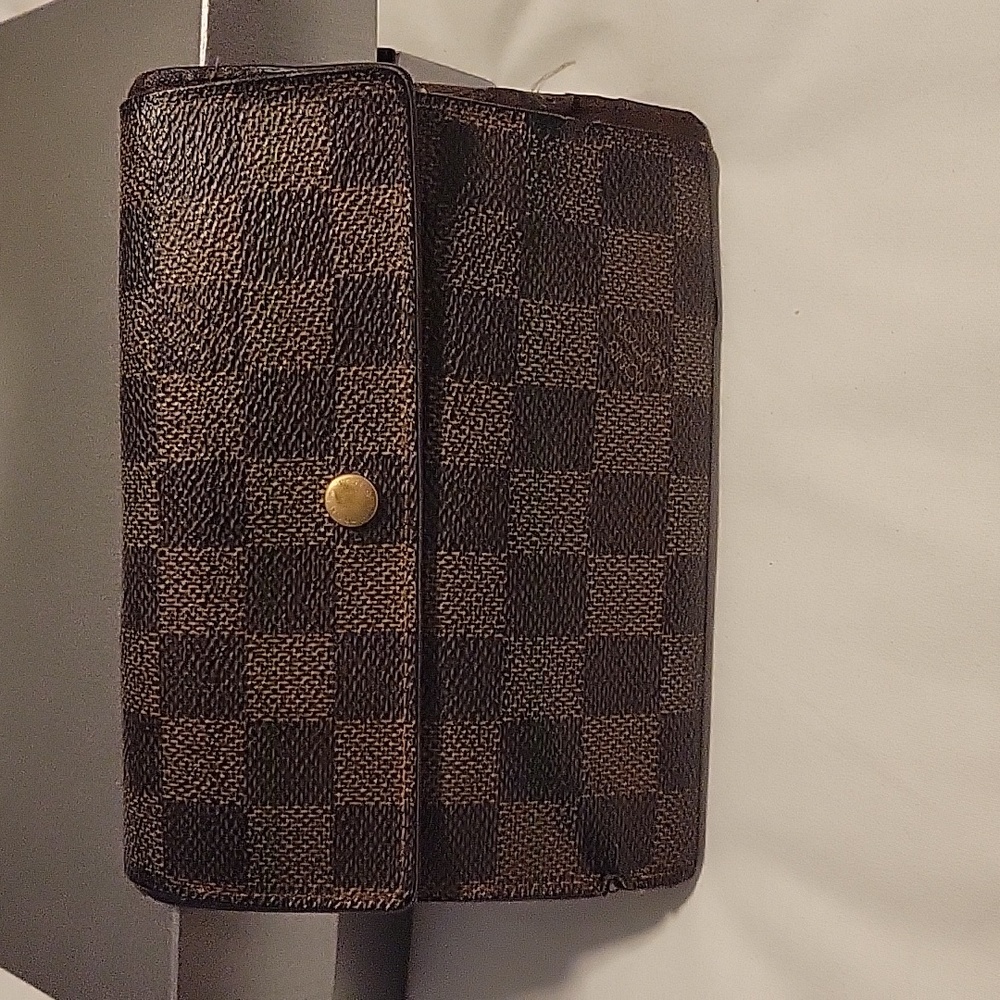 Louis Vuitton Vintage 'Loved' Damier Wallet